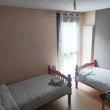 Chambre Privee 2 Pas Du Lac Chez L'Habitant Севрие Экстерьер фото