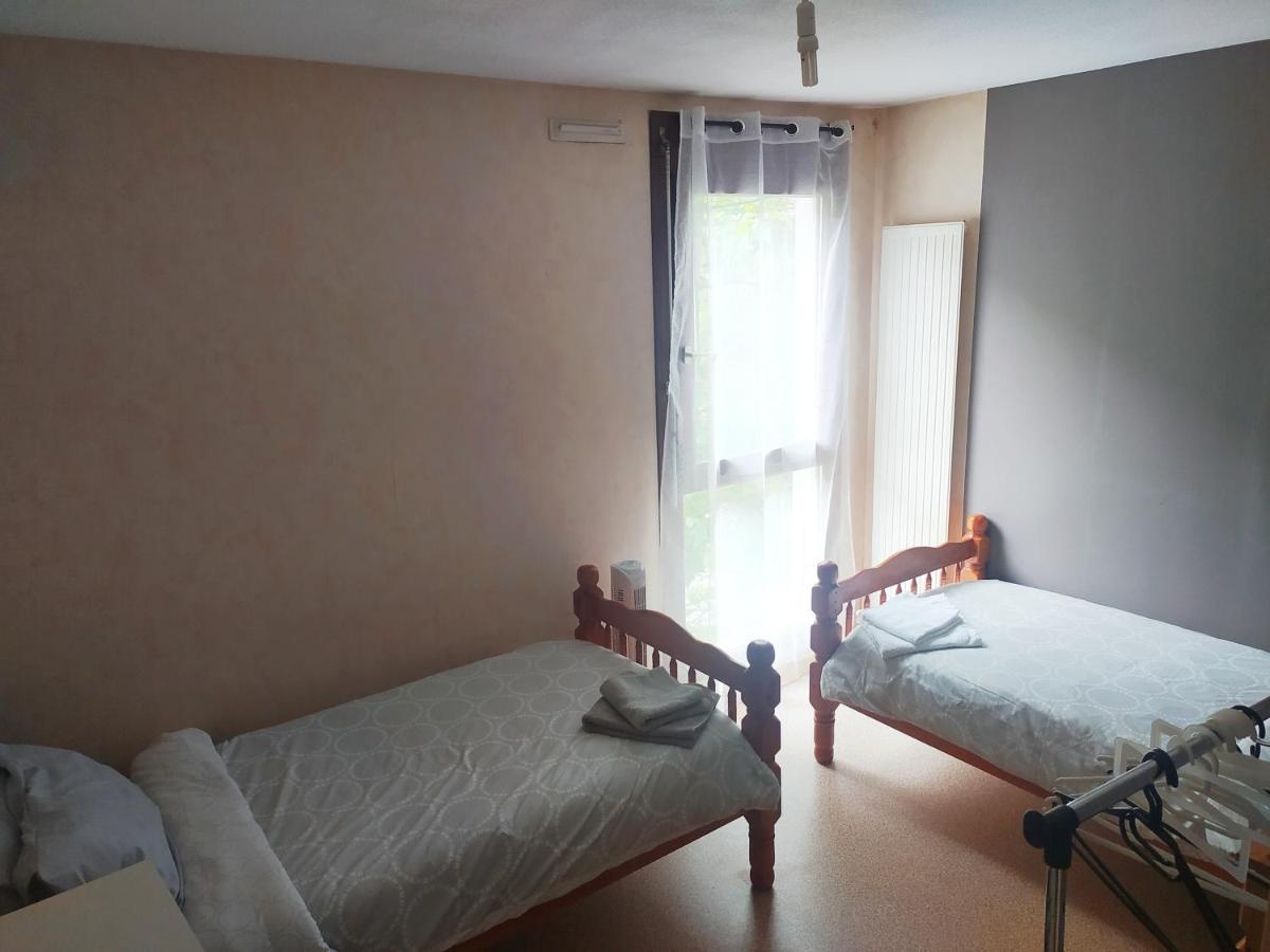 Chambre Privee 2 Pas Du Lac Chez L'Habitant Севрие Экстерьер фото